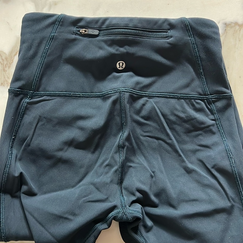 Lululemon navy blue legging